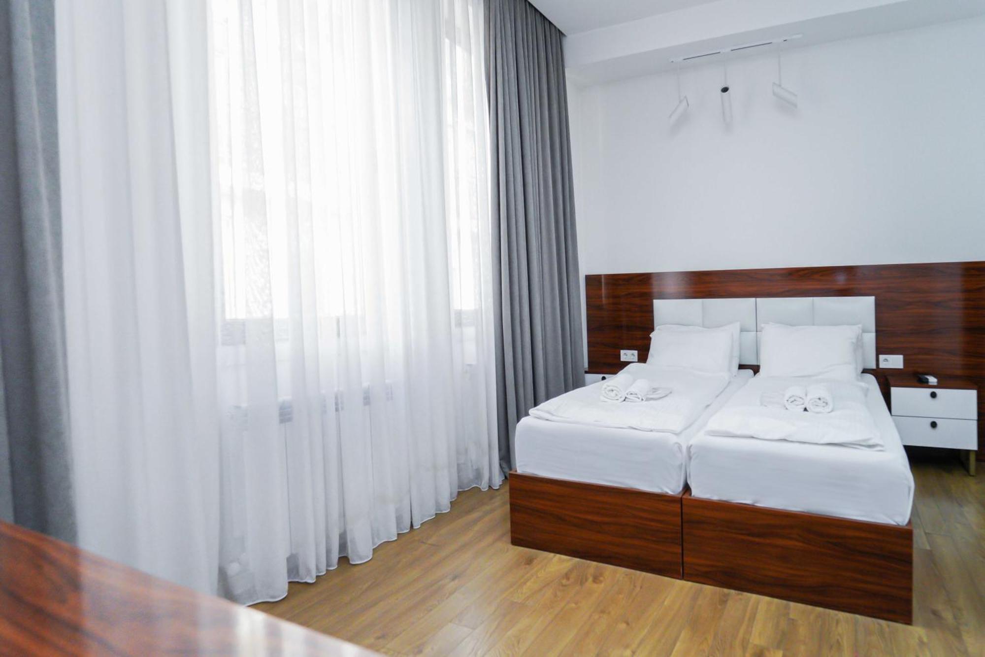 Hotel Type Rooms On Avenue Melikishvili, City Center Tbilisi Luaran gambar